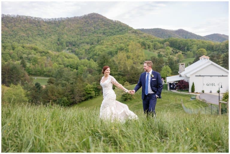 couple poses outside at Chestnut Ridge